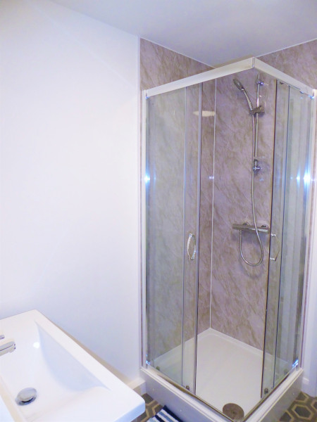 Single Room in Queens Park